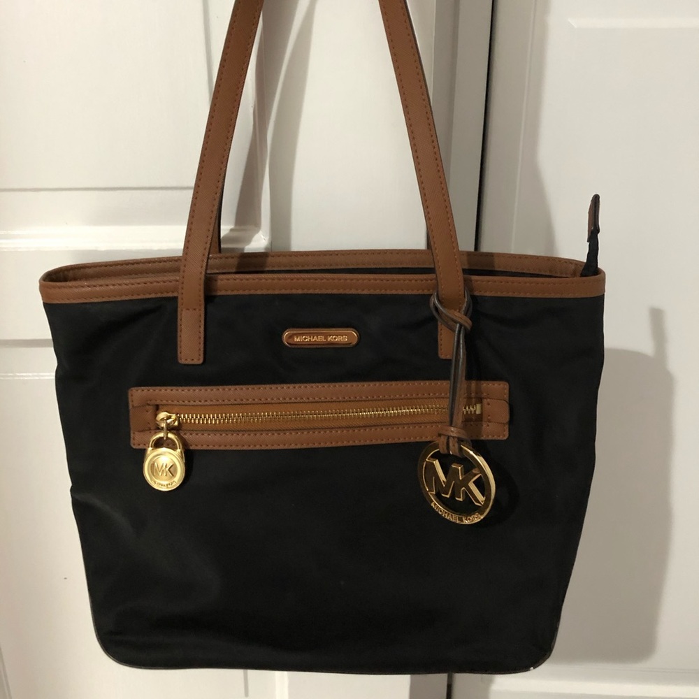 Michael kors purse 👜